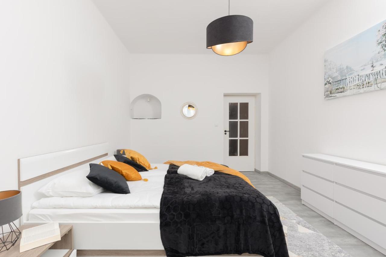 Metro Plac Wilsona Apartments Mickiewicza By Noclegi Renters Warschau Exterior foto