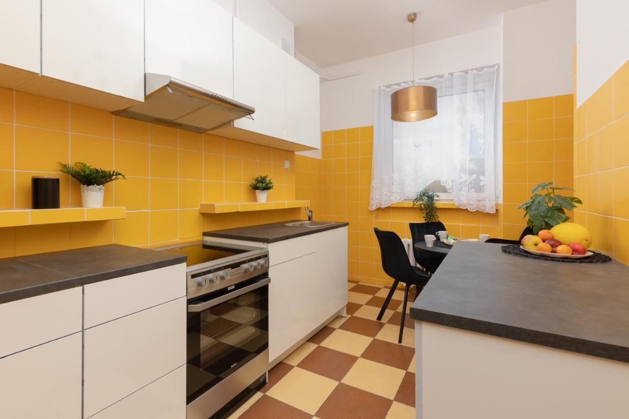 Metro Plac Wilsona Apartments Mickiewicza By Noclegi Renters Warschau Exterior foto