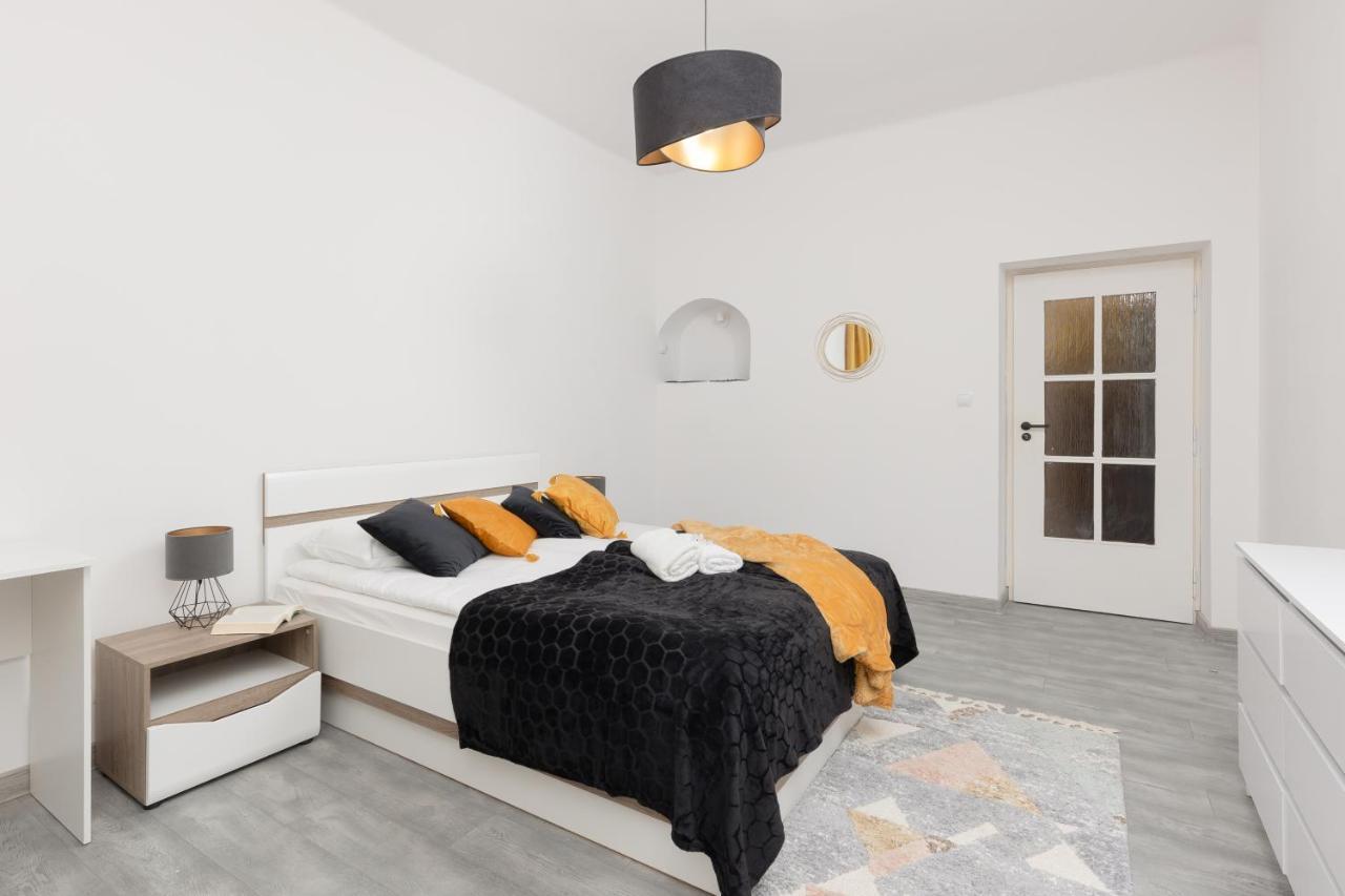 Metro Plac Wilsona Apartments Mickiewicza By Noclegi Renters Warschau Exterior foto
